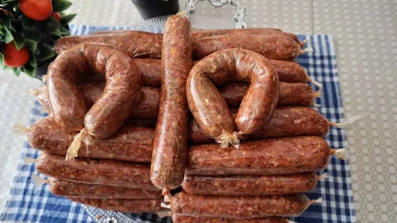 Bakanlık açıkladı: Gaziemir’deki kasapta tek tırnaklı et tespit edildi!