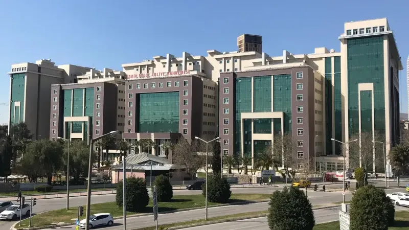 İzmir Cumhuriyet Başsavcısı Ali Yeldan: Adliye binası deprem riski altında!