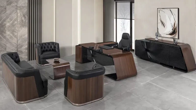 İzmir’de icralık makam odası açık artırmada!