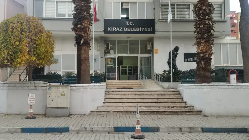 Kiraz Belediyesi'ne taşlı saldırı: Şüpheli gözaltına alındı