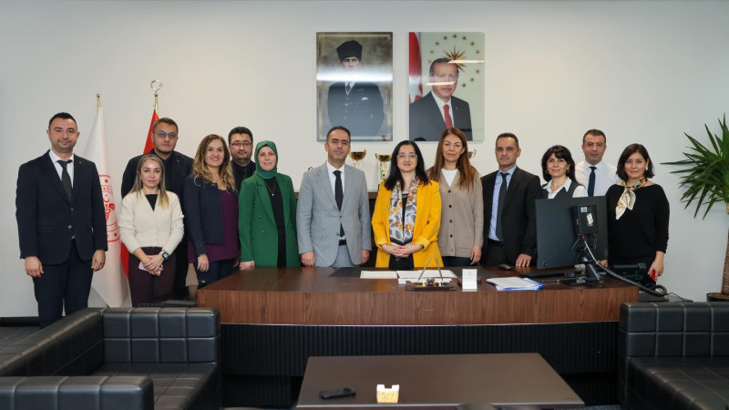 İzmir Şehir Hastanesi’nin Yeni Başhekimi Prof. Dr. Yaprak Üstün göreve başladı