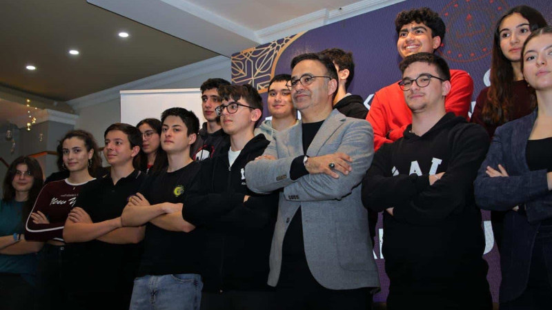 İzmir’de Bilim Başarısı gösteren öğrenciler iftar programında buluştu