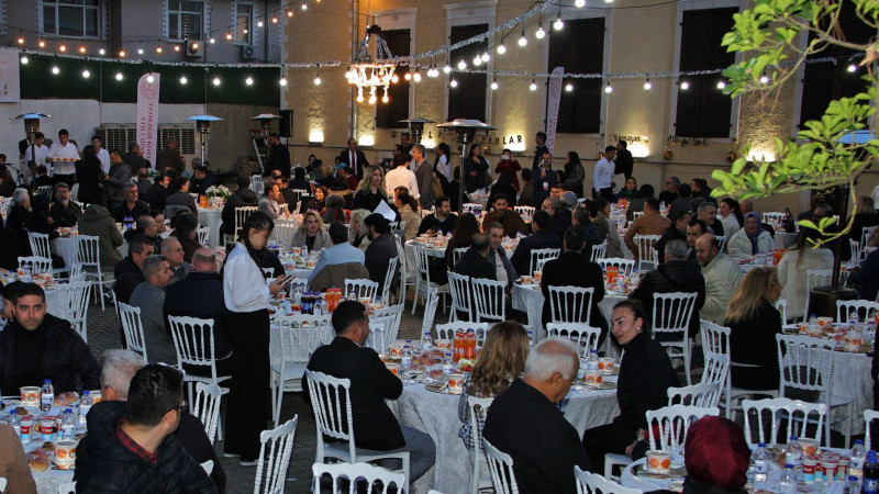 Bornova’da “Maarif’in Kalbinde Ramazan” iftar programı düzenlendi