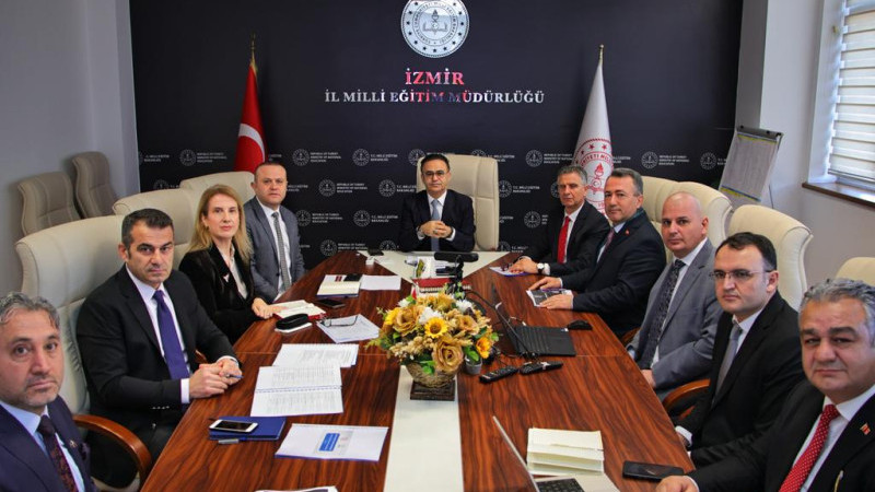 İzmir İl Millî Eğitim Müdürlüğü, eğitim değerlendirme toplantılarına devam ediyor