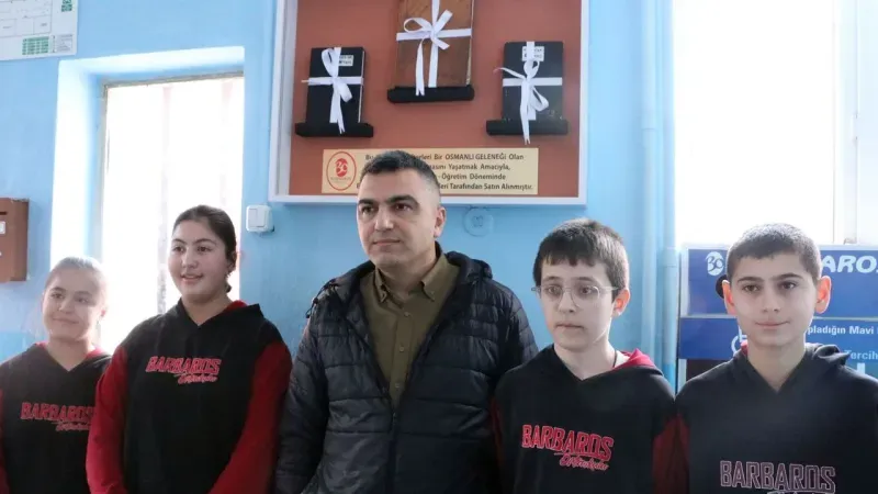 Öğrenciler, osmanlı'nın zimem geleneğini 150 bin liraya uygulayarak tarihe sahip çıktı