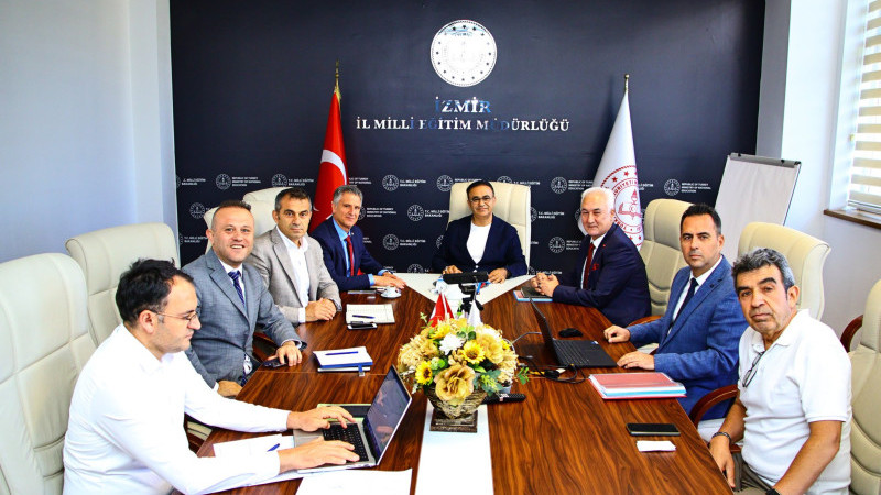 Dr. Ömer Yahşi 5 ilçe millî eğitim müdürlüğü ile bir araya geldi