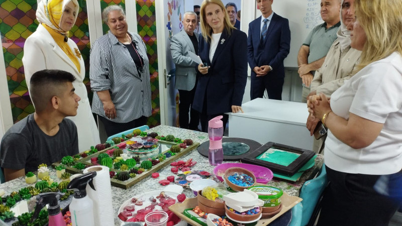 Bornova Hasan Tahsin Özel Eğitim Meslek Okuluna Bakanlıktan önemli ziyaret