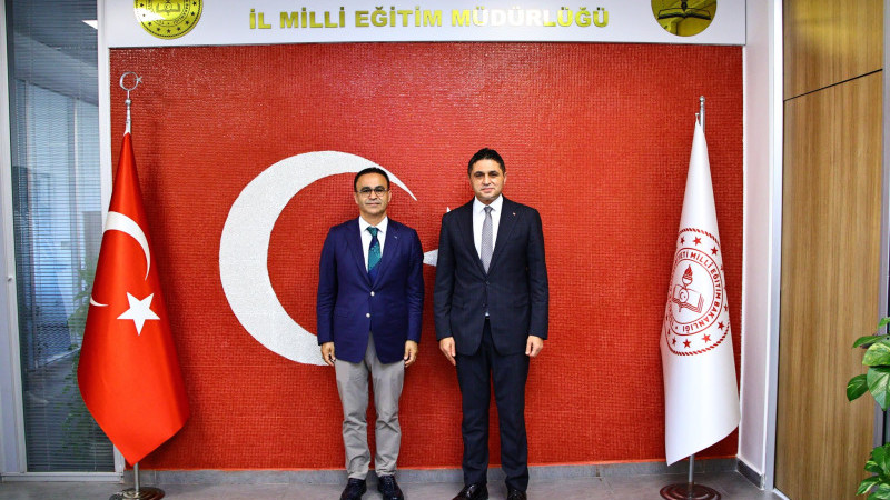 Serkan Acar ve Dr. Ömer Yahşi bir araya geldi! İzmir’de kritik eğitim ziyareti