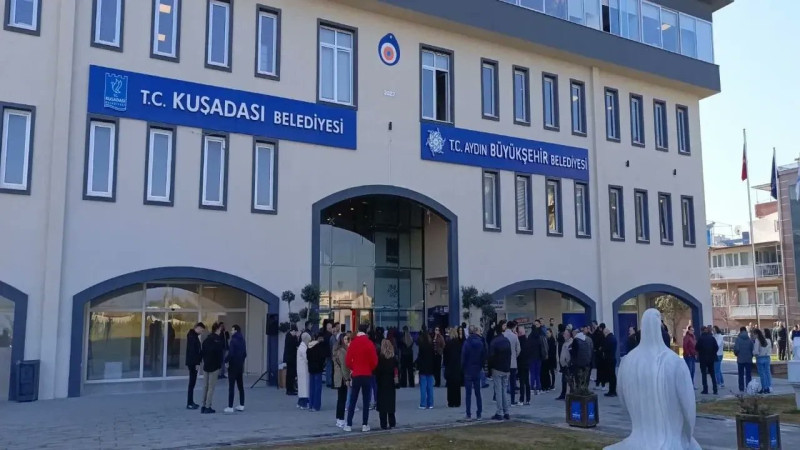 Kuşadası Belediyesi'ne rüşvet operasyon: 21 gözaltı kararı!
