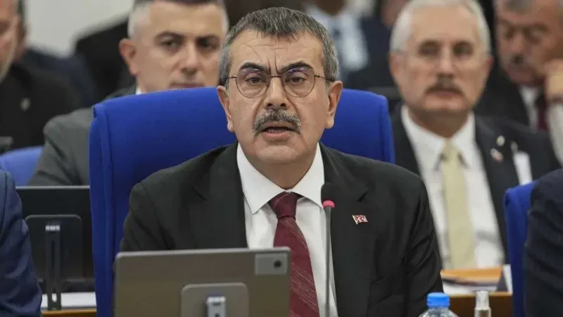MEB'den radikal kararlar: Önlük zorunlu, randevusuz giriş yok!