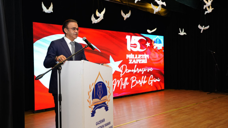 İzmir İl Millî Eğitim Müdürü Dr. Ömer Yahşi, Gaziemir’deki 15 Temmuz programına katıldı
