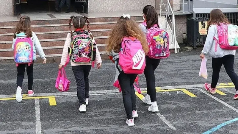 2026-2027 ders yılı tatil takvimi netleşti: Ara tatil ve bayramlar aynı haftaya denk geliyor!
