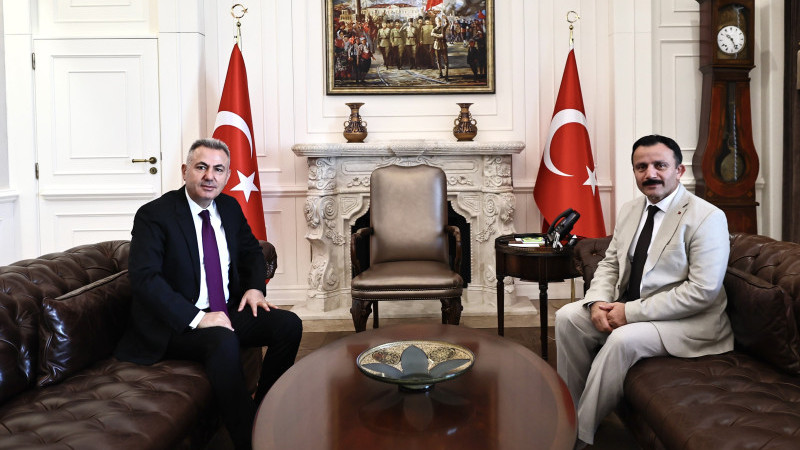 İzmir Valisi Süleyman Elban, Diyanet İşleri Başkan Yardımcısı Prof. Dr. Ahmet İshak Demir’i kabul etti